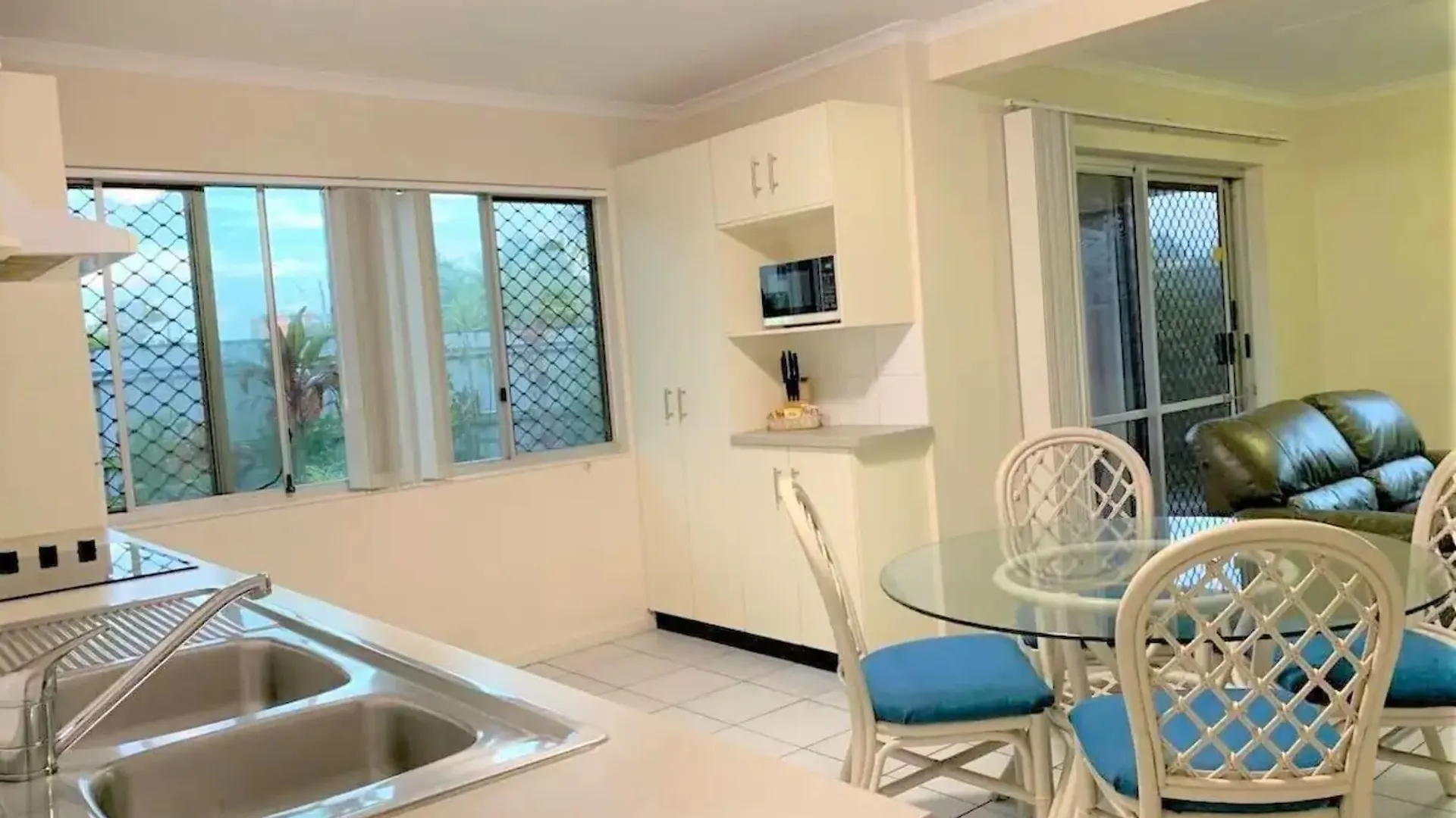 Koala Court Holiday Apartments Cairns Aparthotel