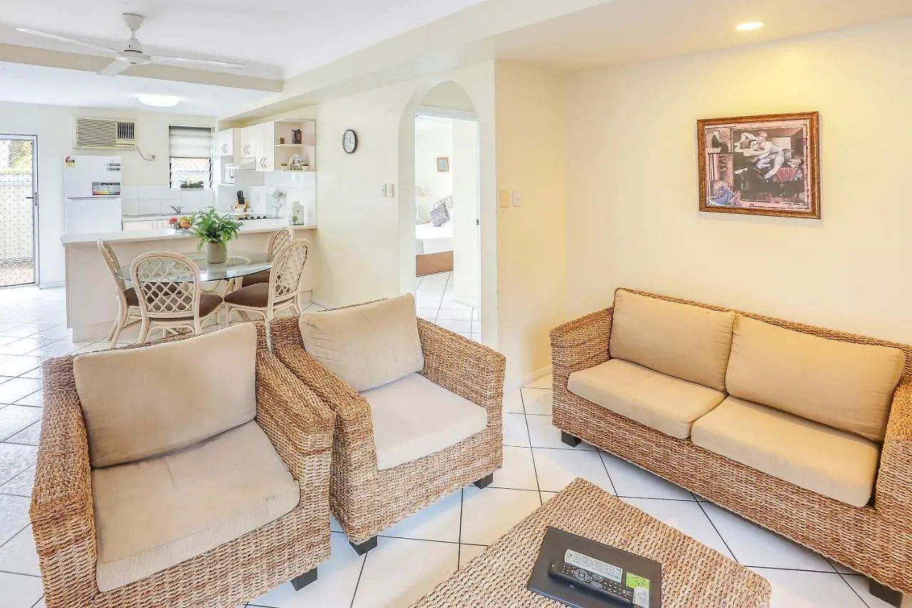 Koala Court Holiday Apartments Cairns 4*,  Australia